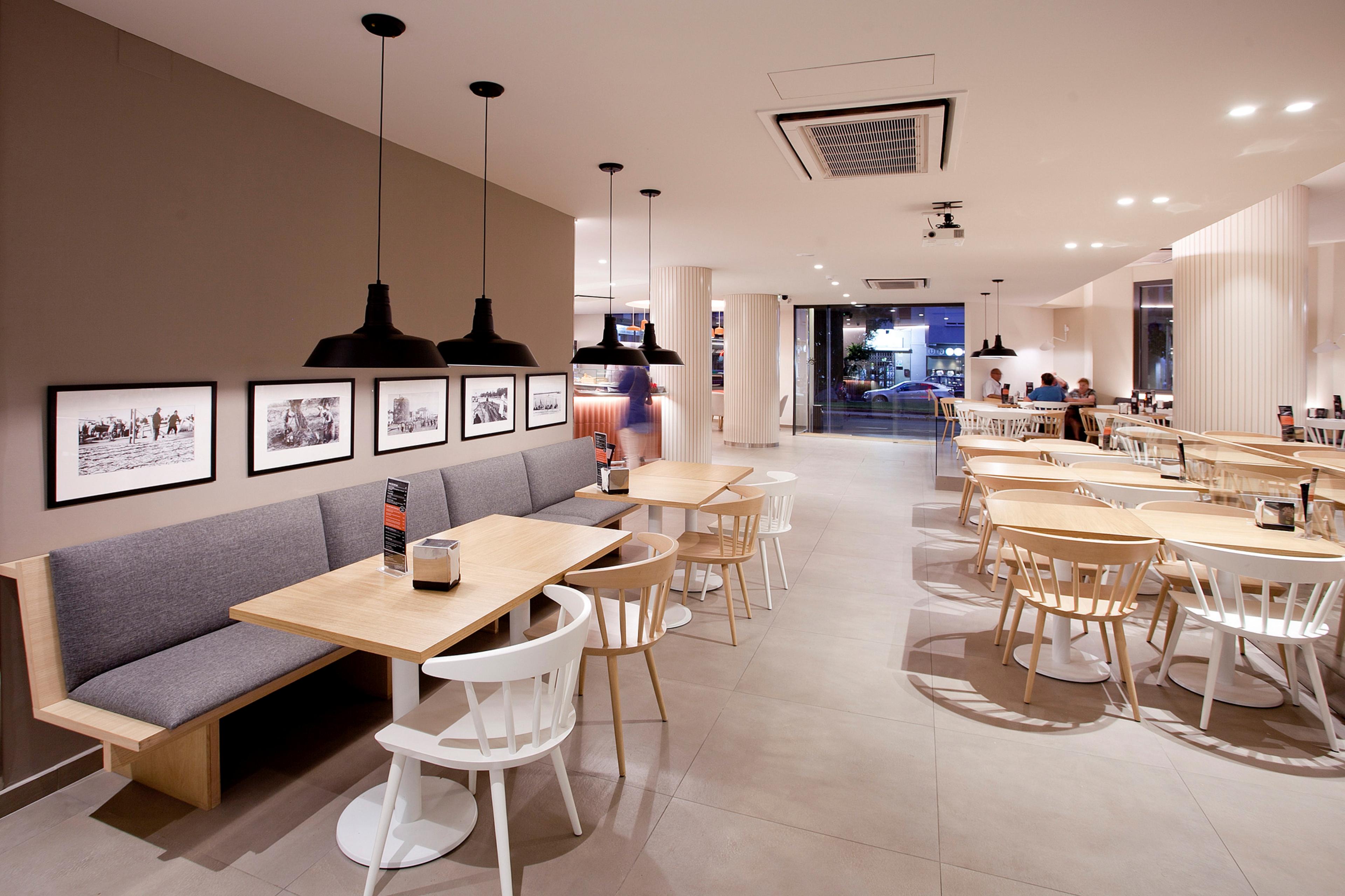 欧亨尼奥港酒店 坎布里尔斯 外观 照片
