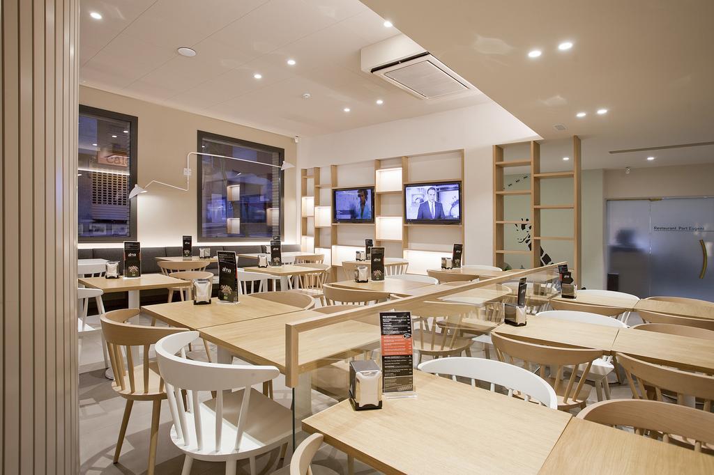 欧亨尼奥港酒店 坎布里尔斯 外观 照片